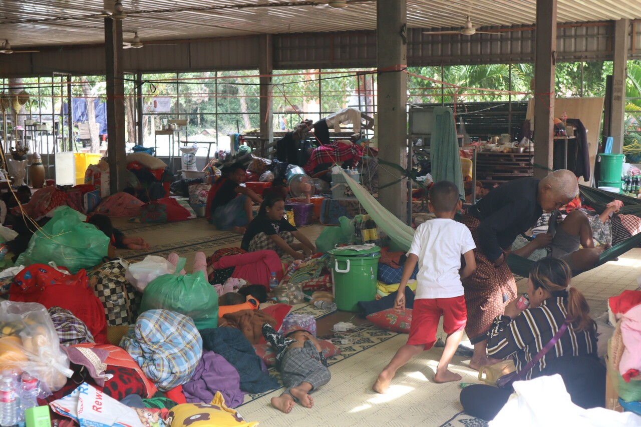 į�����–�±� ���� �������� �ÿ��� ���� �ڶ�� ��½ ������ �ӹ����� �ִ� �ǳ����� ���.&nbsp;���� 211���� 670�� ���� �ǳ����� �ӹ��� �ִ�.