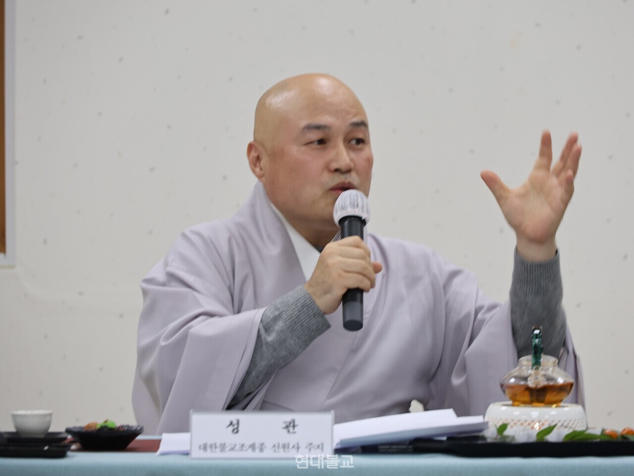 ���� �ſ��� ���� ���� ������ �����ϰ� �ִ�.