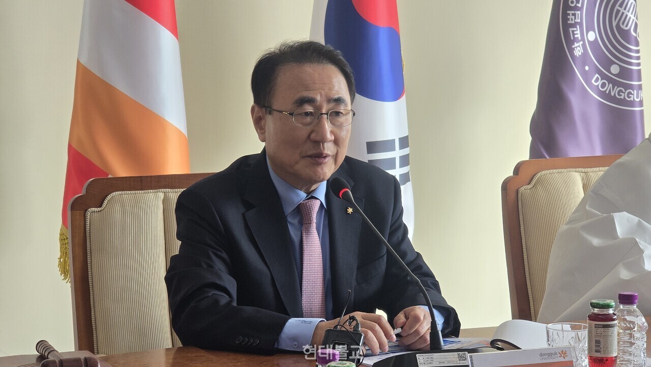 ������ �ѵ�âȸ���� �λ縻�� �ϰ� �ִ�.&nbsp;