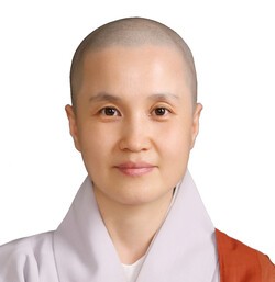 《교내》 [동국대 캠퍼스 전법일기] ② 메타모던 시대, 방편이 된 불교(사회과학대학 정완스님) 사진