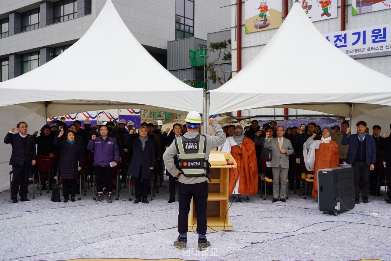 2�� 10�� ���� ������ ���ͽ��� ���� ���������ȸ���� ��������� ��â�� ���� �̻��� ���� ������ ����� ���� ���ߵ��� ������ ��ȣ�� ��â�ϰ� �ִ�.&nbsp;