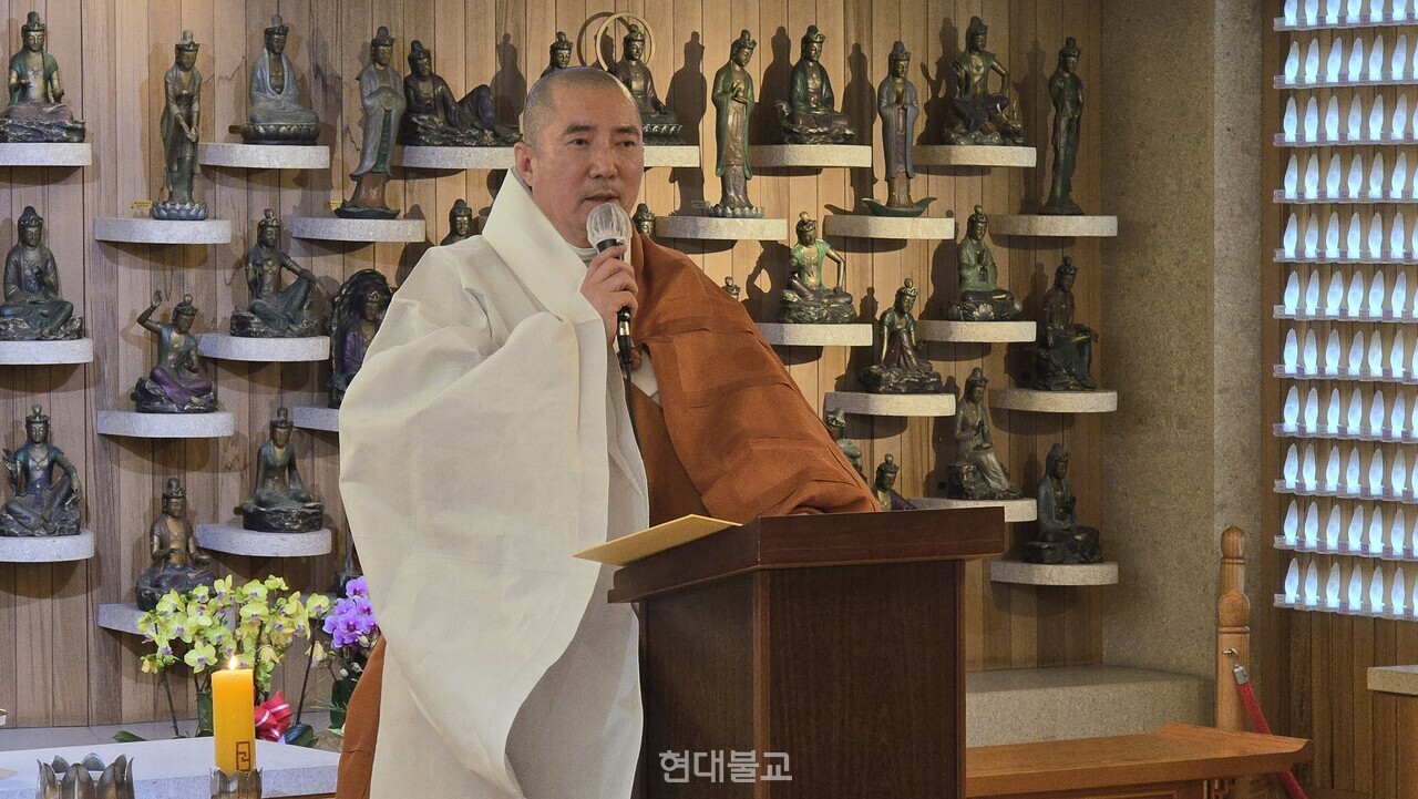 ���� ������ ġ�縦 �ϰ� �ִ�.&nbsp;