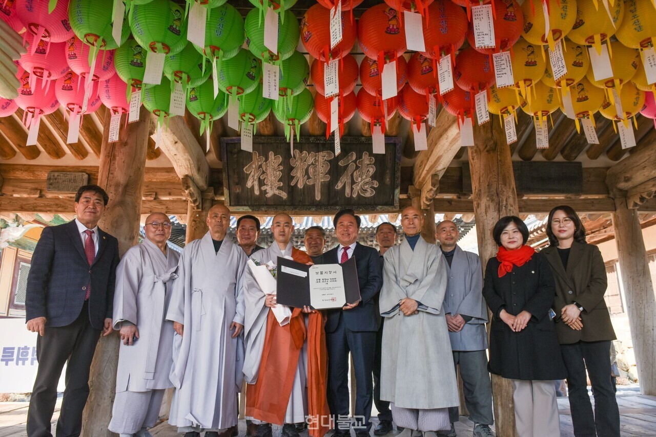 �ȵ� �������� ���� �������硯�� ���� �̸��� �����ַ硯�� ����������ȭ���� ������ �����Ǵ� ����� �ڸ��� ���õƴ�. 3�� 17�� ���� �������� ���ַ� ���� ������ ���޽ġ����� ������ ȸ�� ȣ�� ���԰� ���� ���� ����, ����� ���� ��� ����, �Ǳ�â �ȵ����� �� ���ܺ��� ����Կ��� �ϰ� �ִ�.