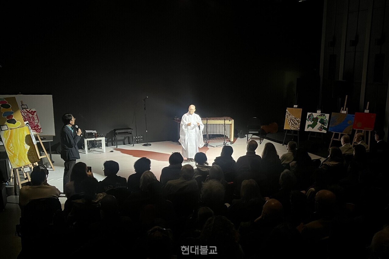 �����ڵ鿡�� ������ �����ϴ� �ּ� ����. ���� ����=���湮ȭ���.