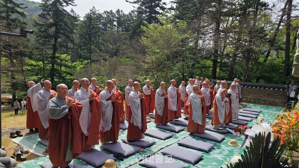 �ξ� ���һ�� 4�� 23�� �ε����� ��������� �������� �ٷ���� �ؾȴ� ���� �뼱�� 52�ֱ� �߸��縦 �����ߴ�.