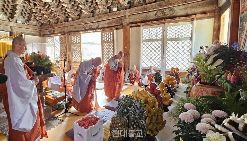 ����� ���� ��콺��(���)�� �����ϰ� �ִ�.