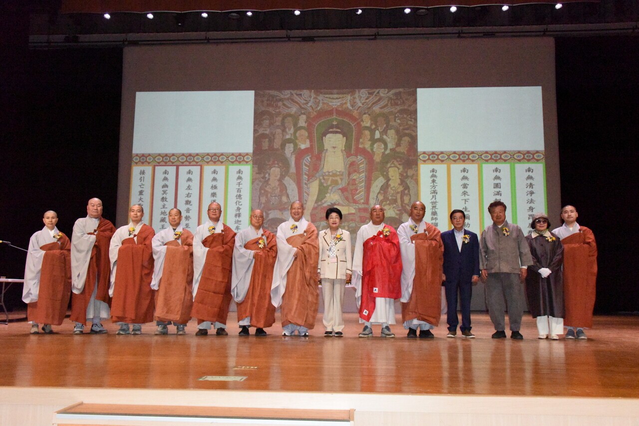 여수불교사암연합회는 5월 1일 여수시민회관에서 임진왜란 당시 호국의승군의 정신을 기리는 수륙고혼천도재를 봉행했다.