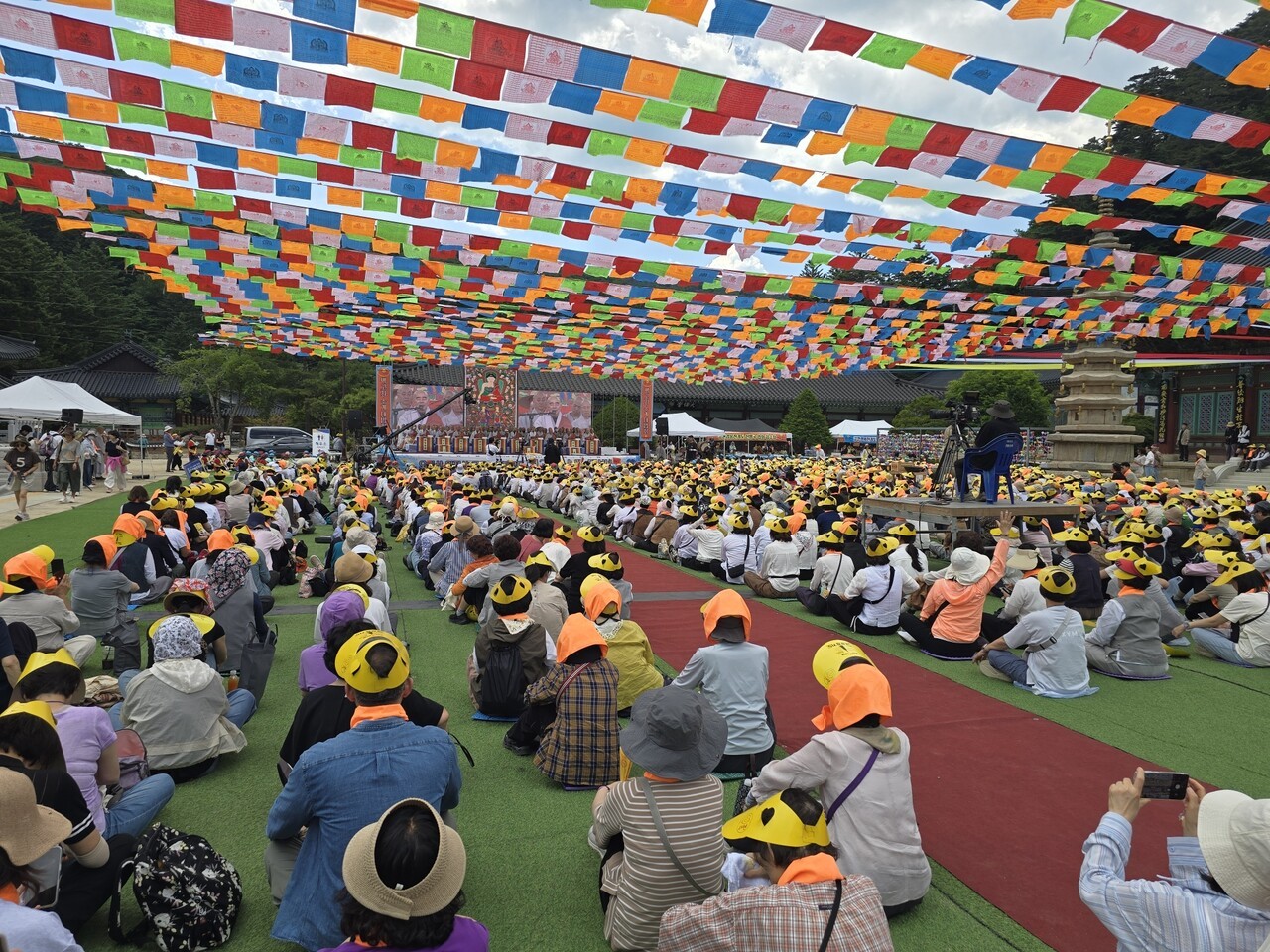 월정사 금강경봉찬기도회는 6월 13일 월정사 현장과 오프라인을 통해 5000여 명이 동참한 수계대법회를 성료했다.