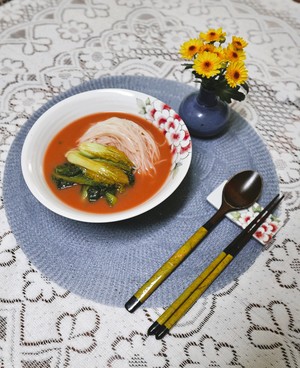 [사찰국수 기행 스님이 웃는다] 11. 능가 스님의 얼갈이콩물김치 국수