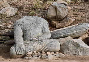 [불국토 경주 남산에 오르다] 14. 약수곡 석조여래좌상