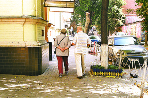 [홍재화의 걷기삼매경] 14  균형을 향한 끊임없는 불균형