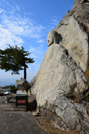 [불국토 경주 남산에 오르다] 16. 삼릉계곡 마애석가여래좌상