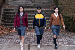 [미디어 인 붓다] 51. 영화 〈아메바 소녀들과 학교괴담: 개교기념일〉