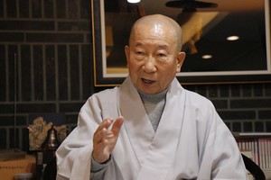 [데스크 초대석] 관음종 제9세 종정  영산 홍파 대종사