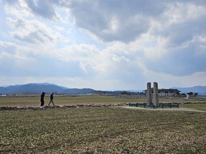 [장보배의 24번의 계절] 7. 청명 _ 경주 길을 걷다(2)