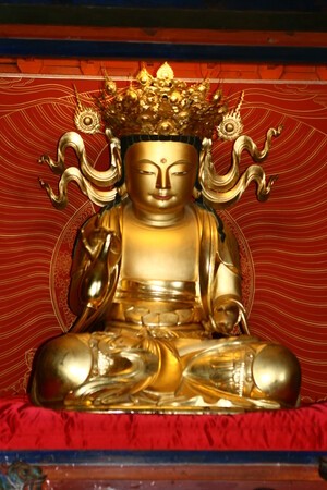 [그녀, 붓다를 만나다] 21.개금불사로 드러난 나인의 발원